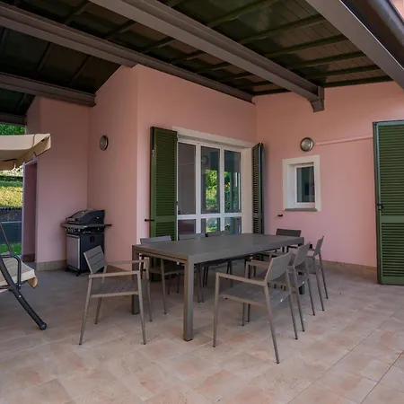 Ginevra - Swimming Pool With View